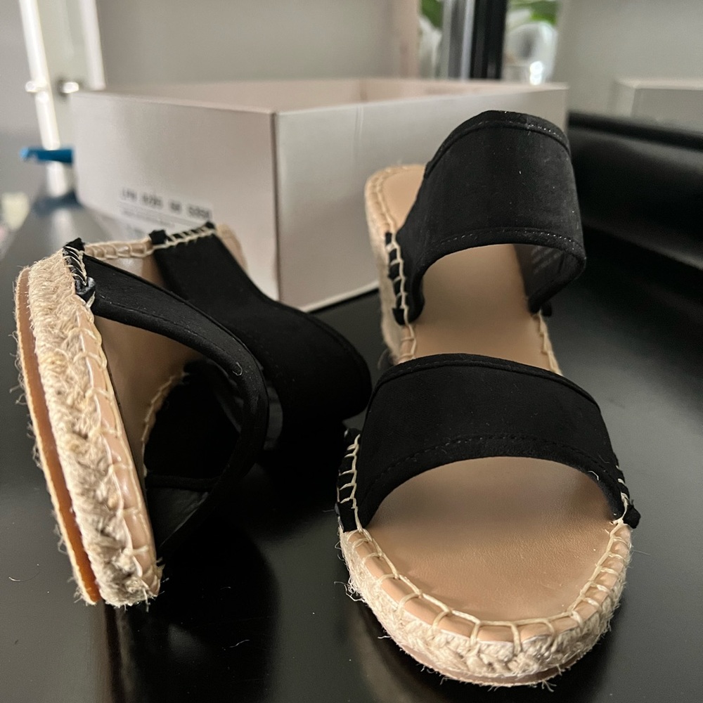 Just Fab black/natural wedges Size 8
